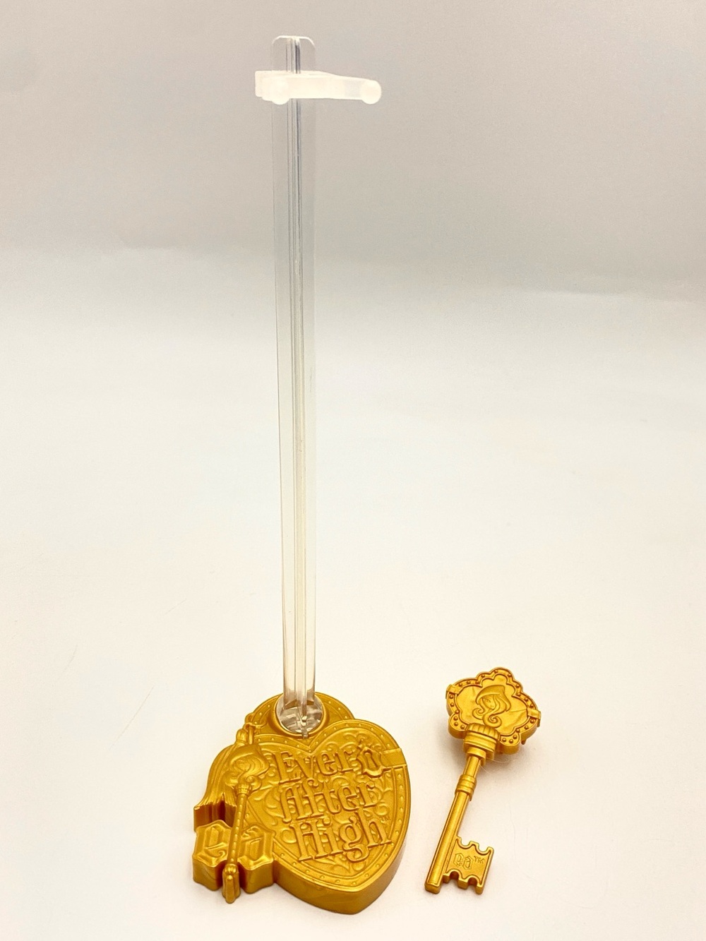 Ever After High Gold Doll Stand & Key Brush Set (Mattel, 2012)